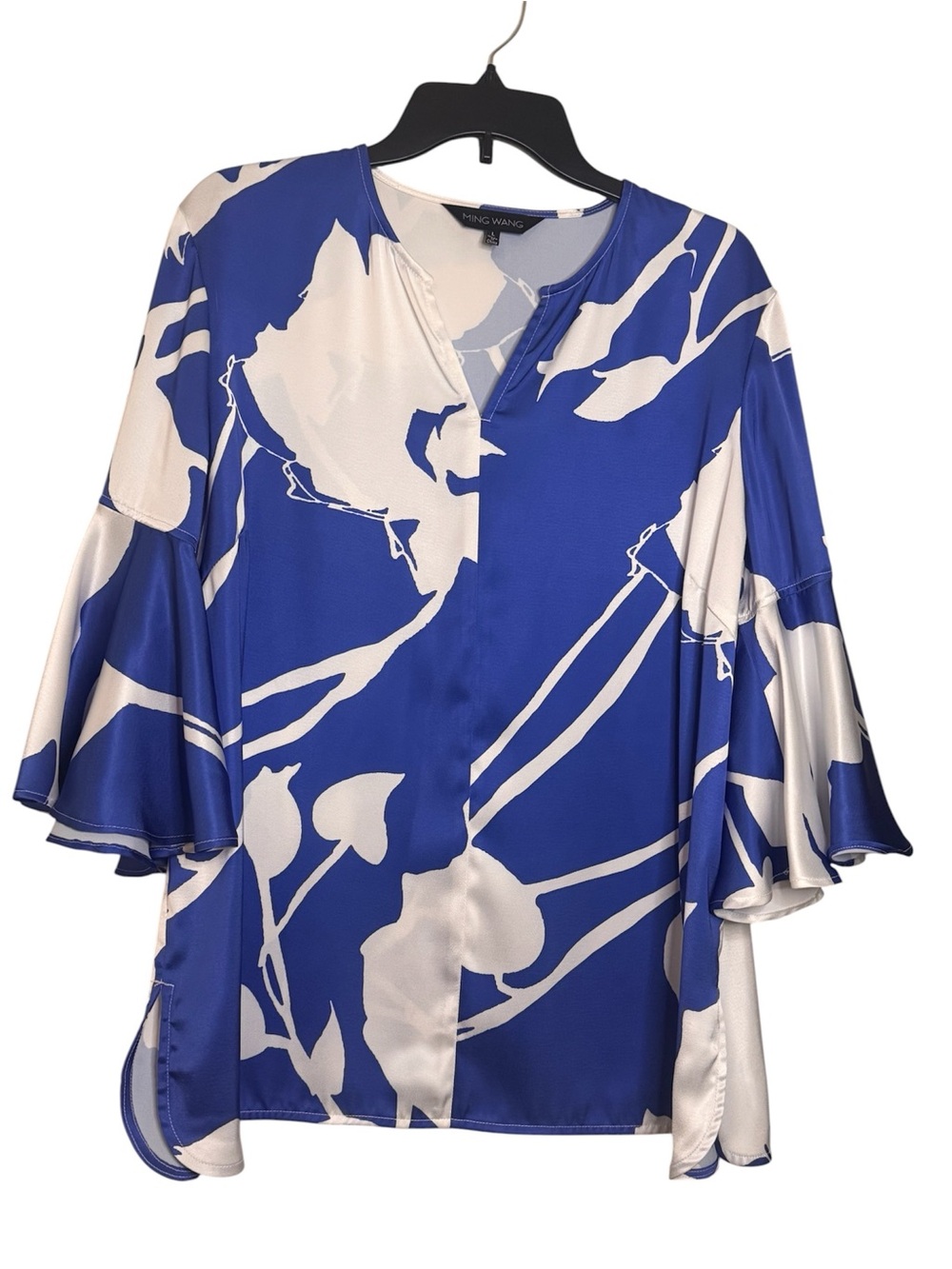 Ming Wang Blue and White Floral Bell-Sleeve Blouse